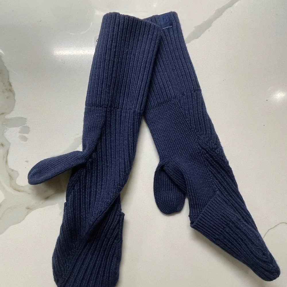 Lululemon Women’s Twist Knit Mittens Blue NWT XS/S